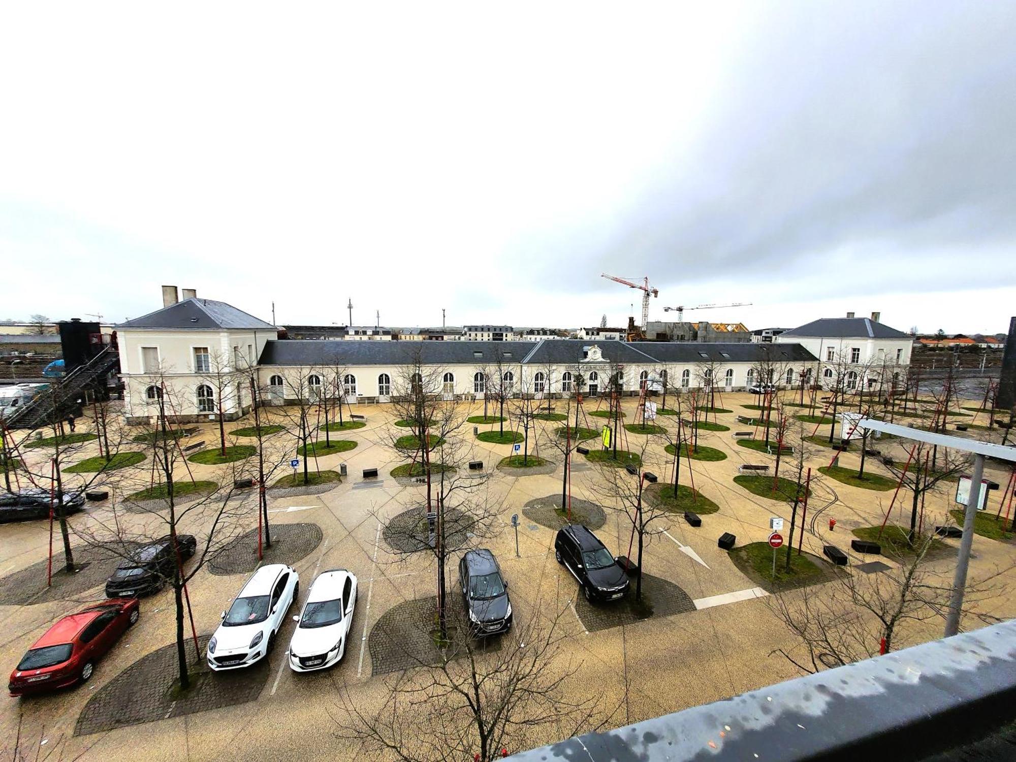 Hotel De La Gare - Restaurant Bistro Quai La Roche-sur-Yon Exteriör bild