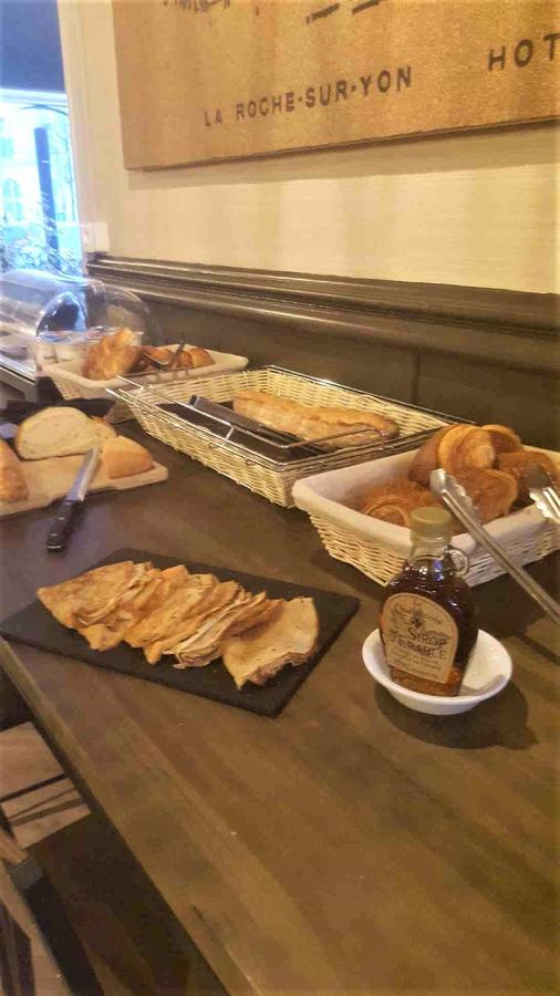 Hotel De La Gare - Restaurant Bistro Quai La Roche-sur-Yon Exteriör bild