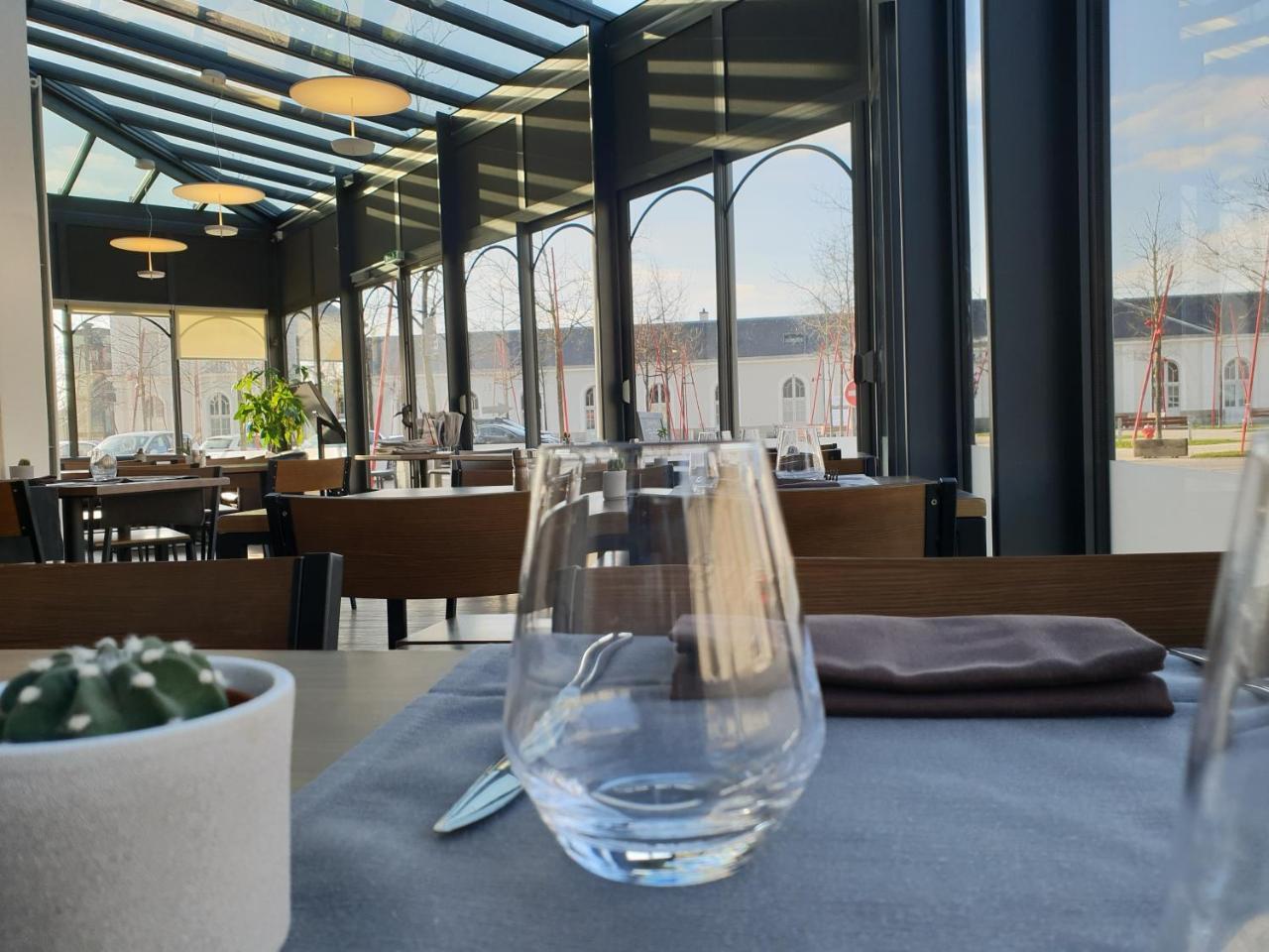 Hotel De La Gare - Restaurant Bistro Quai La Roche-sur-Yon Exteriör bild